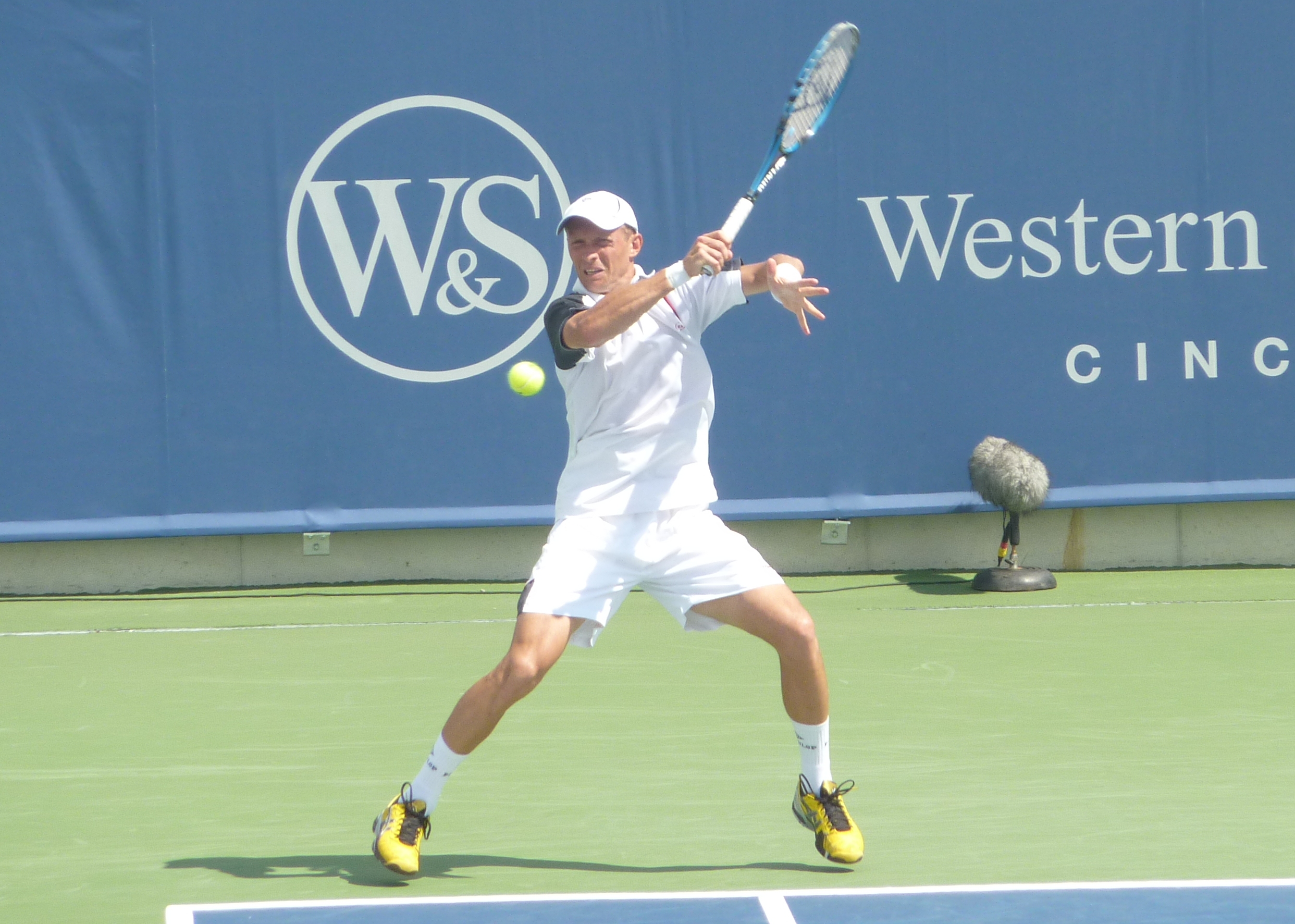 Davydenko in action at the Cincinnati Masters
